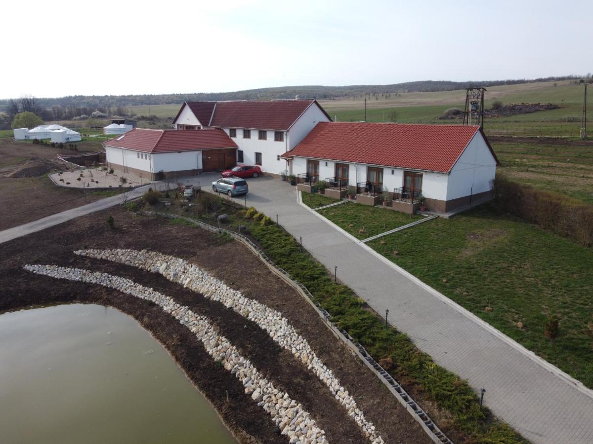 Bed and Breakfast Alsoszuha Lovas Vendeghaz Exterior foto
